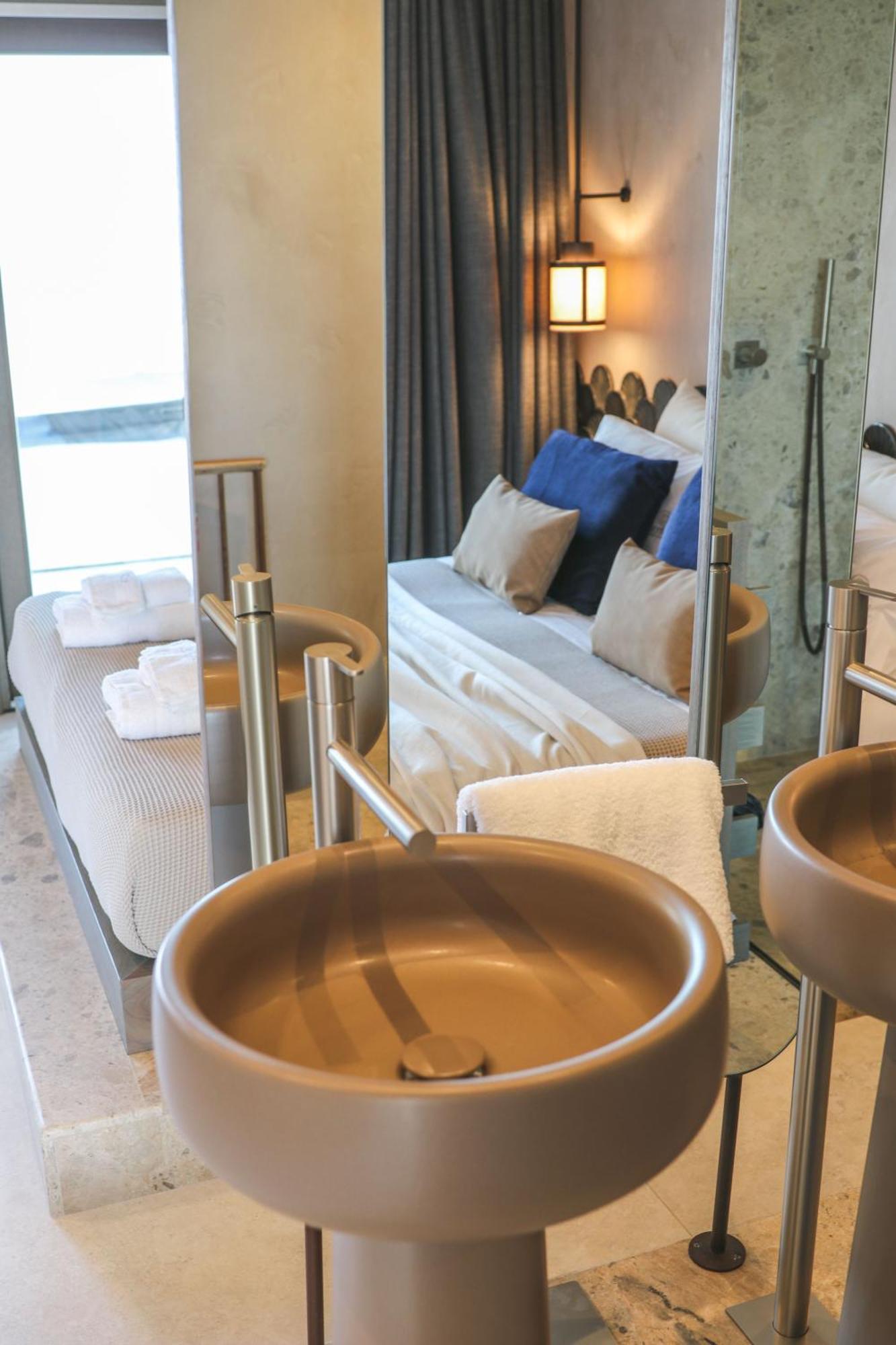 Naxos Rhyton Hotel Naxos City ภายนอก รูปภาพ